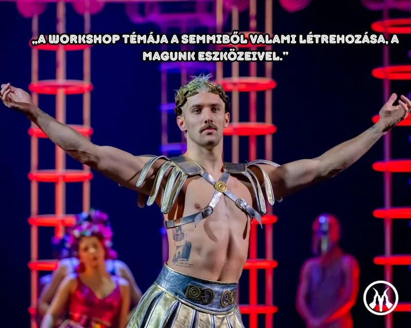Szigethy Norbert a színpadon — „A workshop témája a semmiből valami létrehozása, a magunk eszközeivel.”